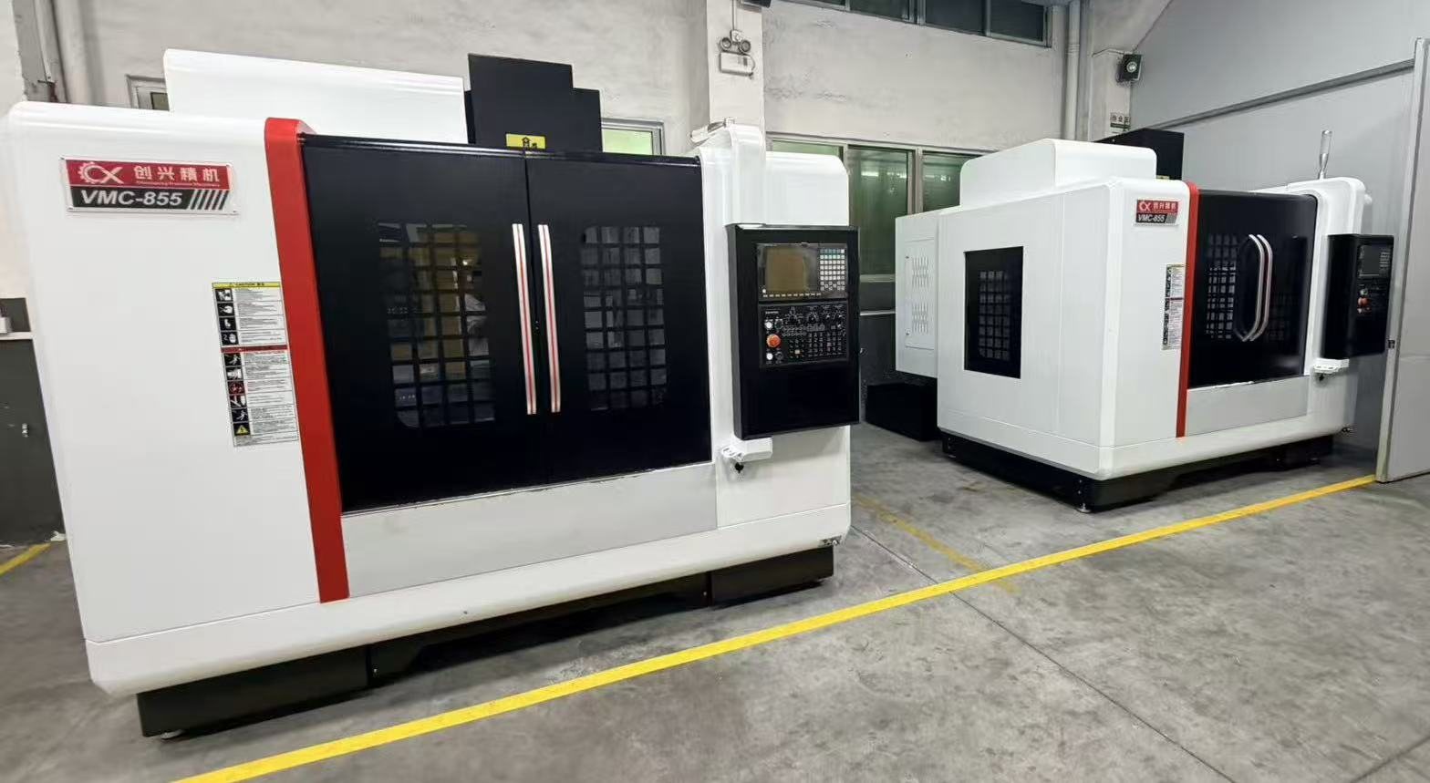 廠內 CNC 精密加工設備